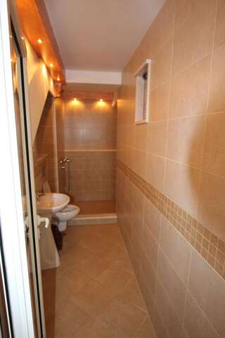 Апартаменты Apartments Andrija Бар Апартаменты с 1 спальней (для 5 взрослых)-12